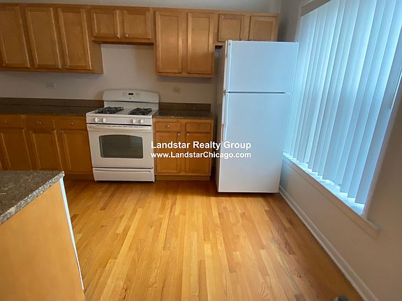 5th image of 740 W Barry Ave #3B