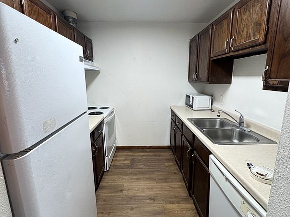 4th image of 1510 E Gateway Cir S #102