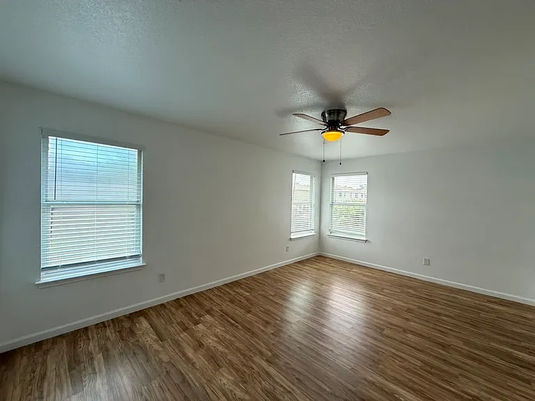 418 Golden Walk — Photo 21