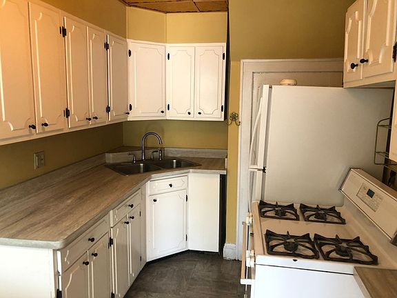 3rd image of 2047 Grand Ave #1