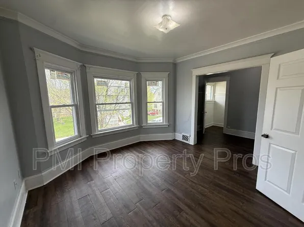 2155 N 32nd St, Milwaukee, WI 53208