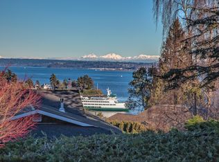 10898 NE Bill Point Ct, Bainbridge Island, WA 98110