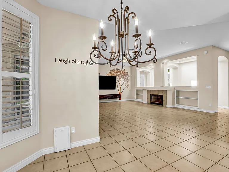 9101 Crystal Lake Ct — Photo 22