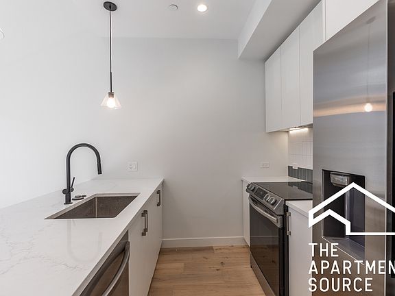 4th image of 1700 Oak Ave #2-C