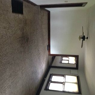 4th image of 1010 S Clay St