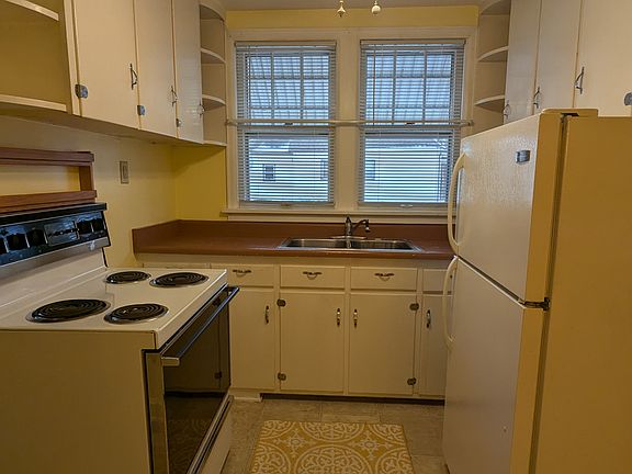 5th image of 414 N 61st Ave W