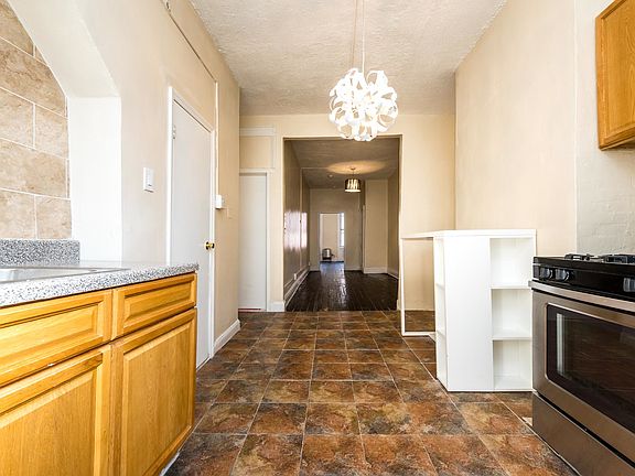 4th image of 113 Graham Ave APT 3L
