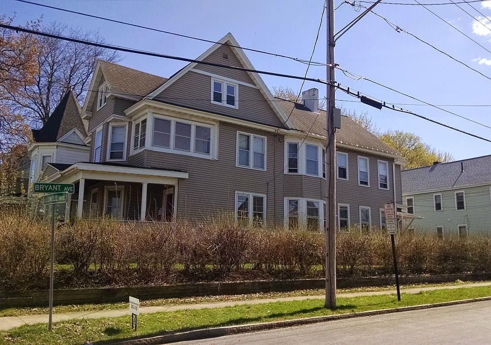 1st image of 300 1/2 S Lowell Ave