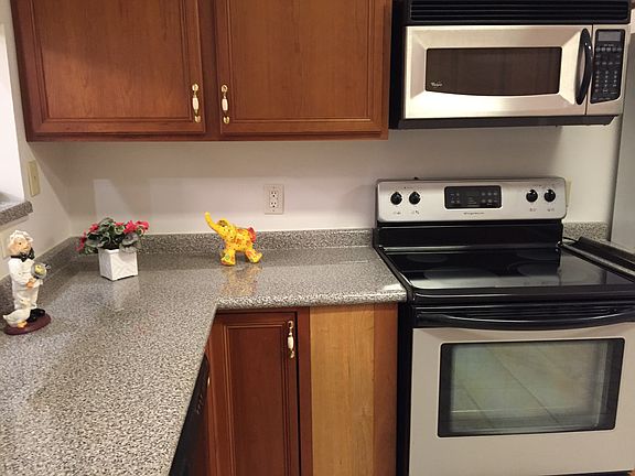 3rd image of 2786 Juanita Cir W