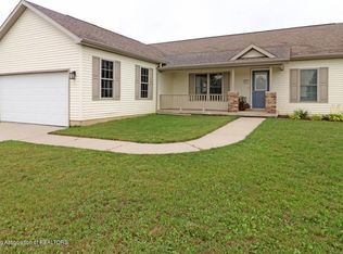 84 Lake Ridge Dr, Mason, MI 48854