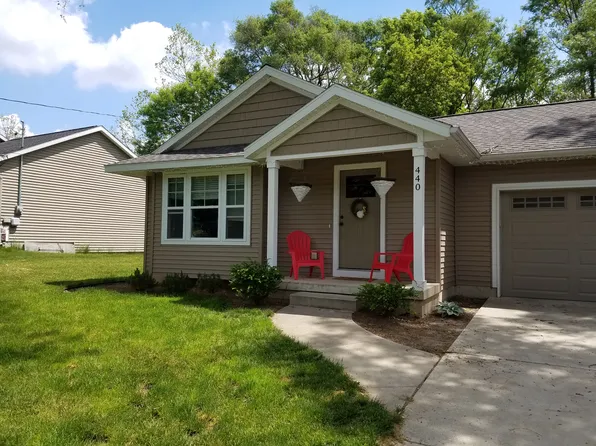 440 Oakleigh Rd NW, Grand Rapids, MI 49504