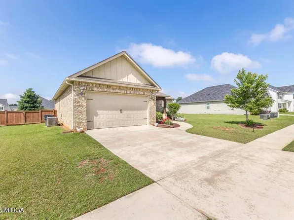 213 Barnyard Way, Perry, GA 31069