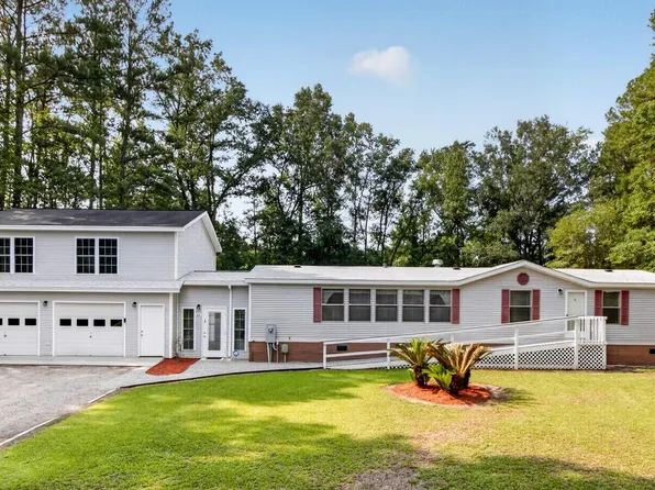 32 Lightsey Quarters Ln, Cottageville, SC 29435