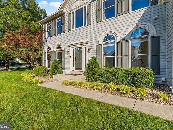 2nd image of 9009 Shadybrook Dr