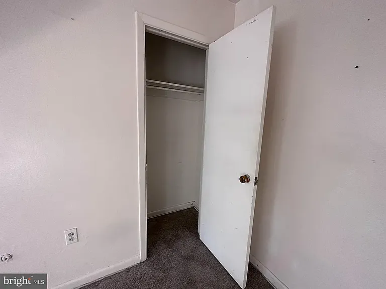 1100 Tyson Ave #A6 — Photo 3