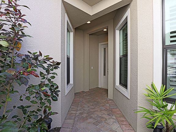 5th image of 8181 Venetian Pointe Dr