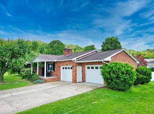 120 Bryan Dr, Saint marys, WV 26170