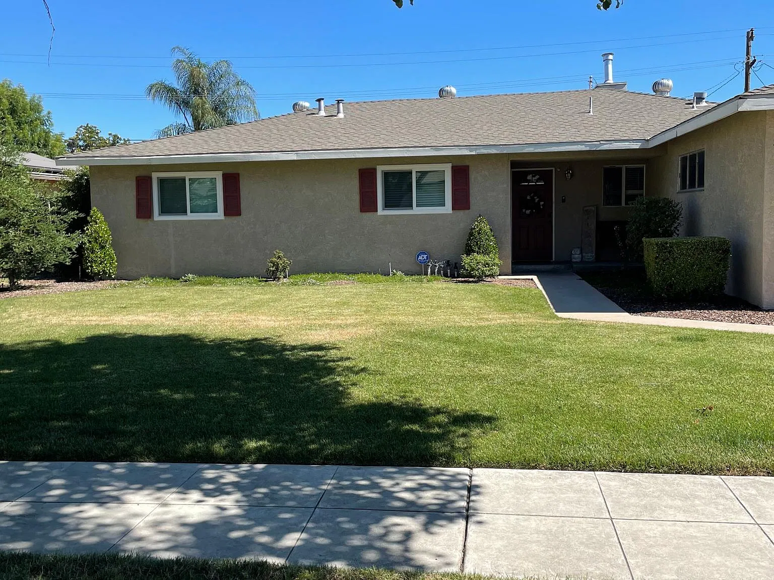 3 bed, 1422 sqft, $2,450 — Photo 4