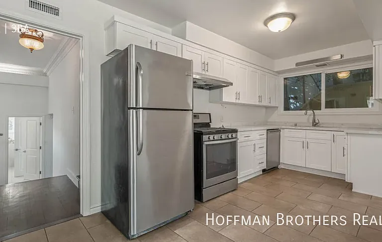 1222 Daniels Dr — Photo 8