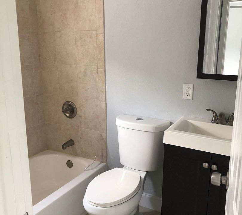 2nd image of 1080 3rd Ave N #1
