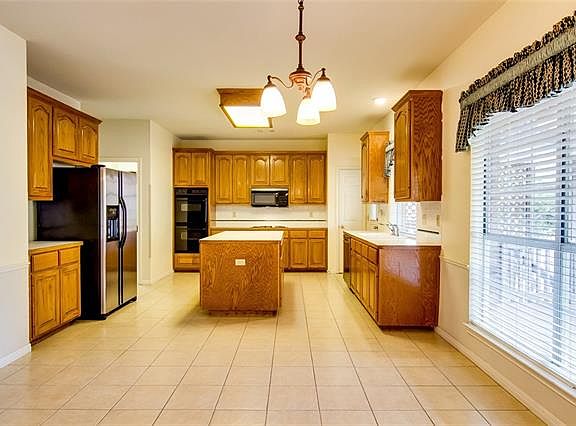 3rd image of 6010 Sierra Arbor Ct