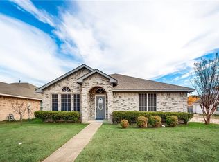 1012 Hollaway Cir, Desoto, TX 75115