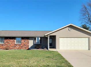 101 Colonial Dr, Hamel, IL 62046