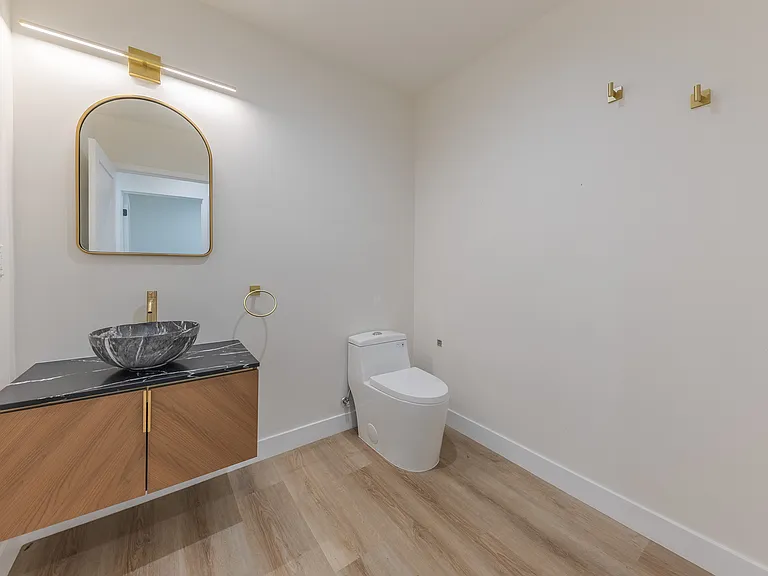 2536 Cotner Ave — Photo 11