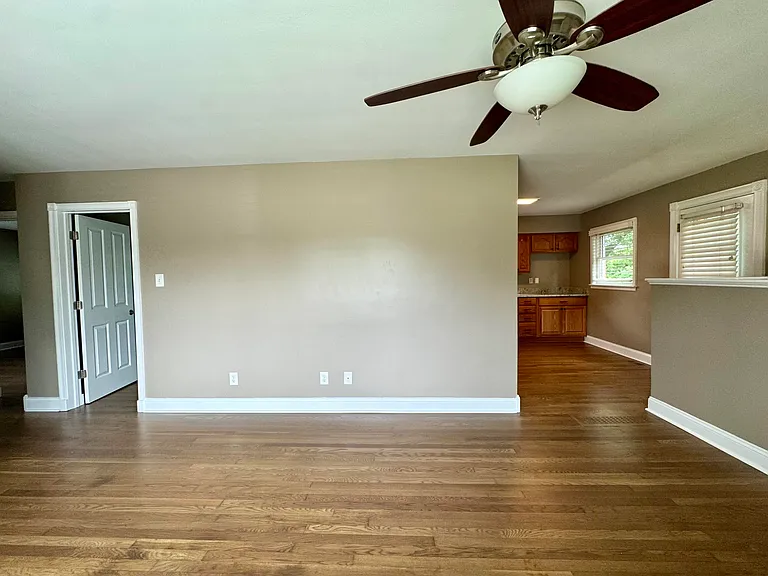 2564 Millbrook Dr — Photo 8