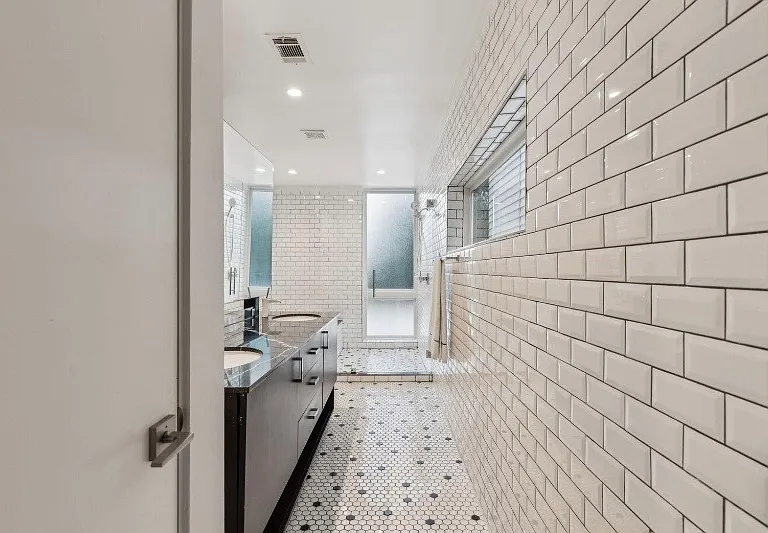 6024 Hudson St — Photo 4