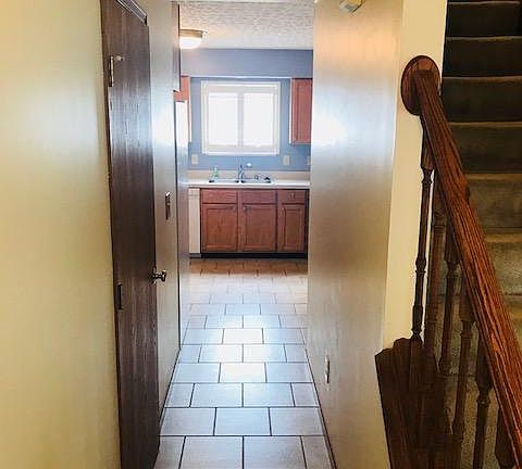 3rd image of 887 Glyn Jones Ct