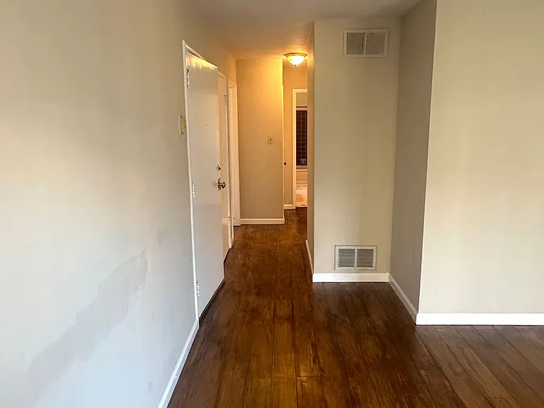 2201 Carroll St — Photo 7