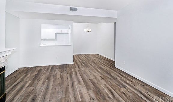 5th image of 23609 Del Monte Dr Unit 302