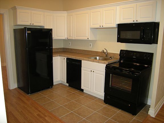 2nd image of 121 Stratford Ave APT 6