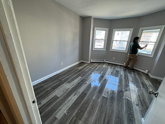 5th image of 56 N 18th St Floor 1
