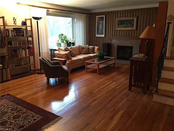 3rd image of 4737 W 211th St