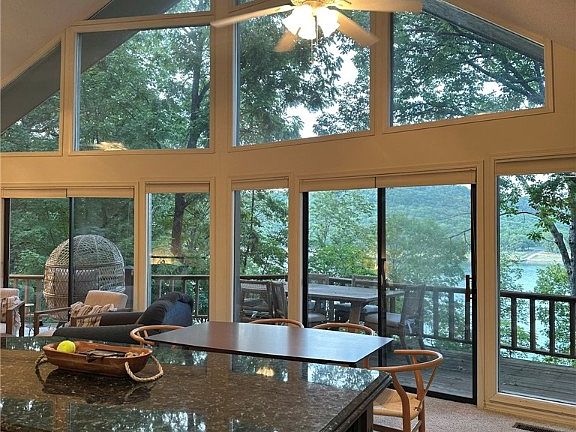 5th image of 11824 White Oak Dr