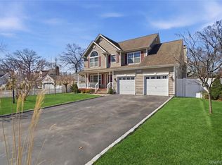 58 McGaw Ave, Lake Grove, NY 11755
