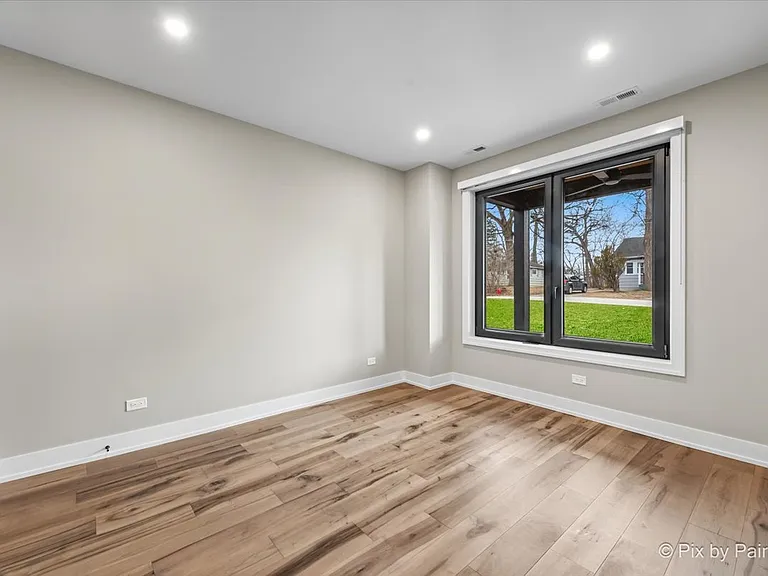 148 Oak St — Photo 15