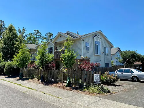 1808 E Sunset Dr #202 Photo 1