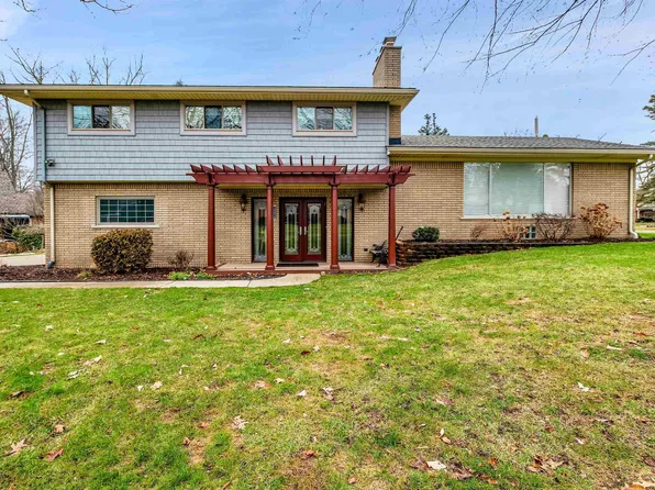 38414 Gail St, Clinton Township, MI 48036