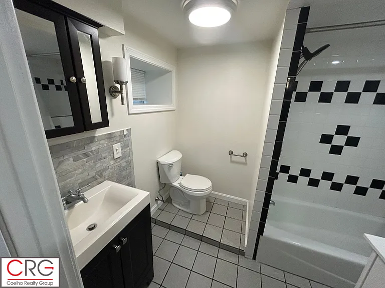 33 Shute St #1 — Photo 7