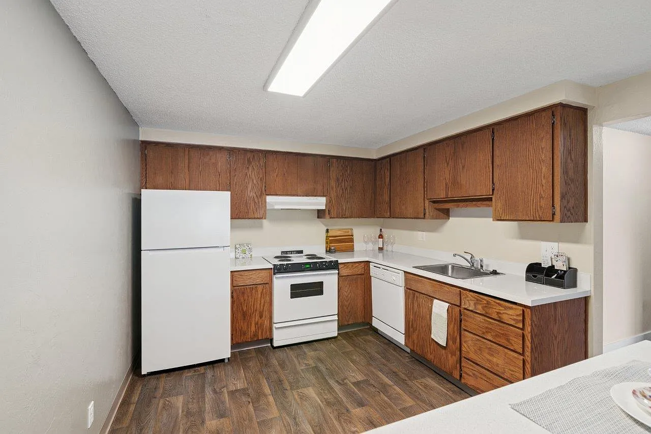 The Clairmont — Photo 2