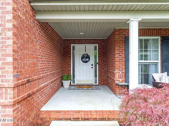 3rd image of 10242 Canton Place Ln
