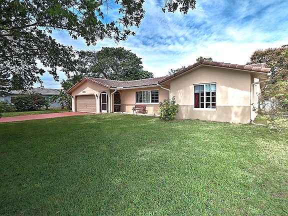 5th image of 8335 NW 38th Ct