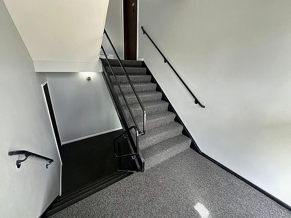 2nd image of 12 N Craig Pl APT 2E