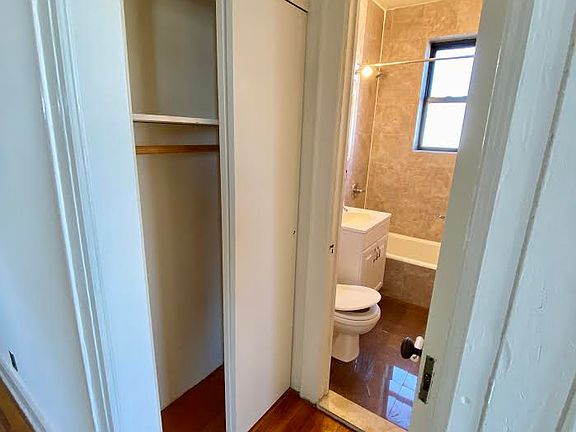4th image of 2563 42nd St APT 4