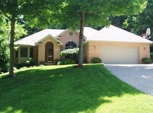 1208 Brittany Hls E, Newark, OH 43055