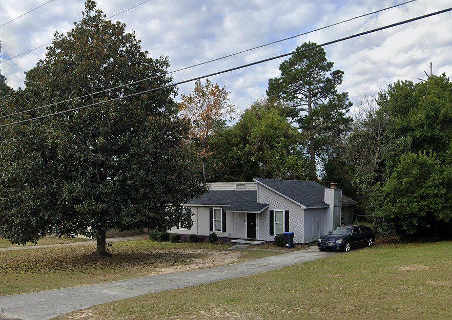 1st image of 1208 W Topeka Dr #1