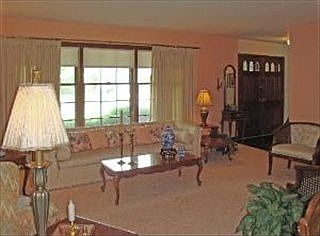 4th image of 3134 N Windsor Dr